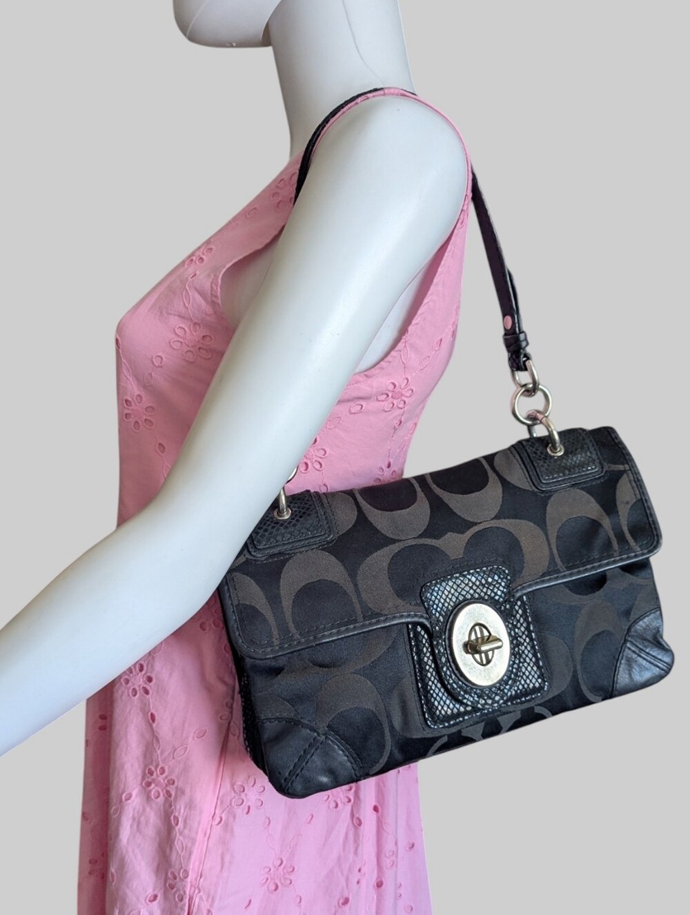 VINTAGE Coach Peyton Signature Flap Shoulder - Picture 5 of 14